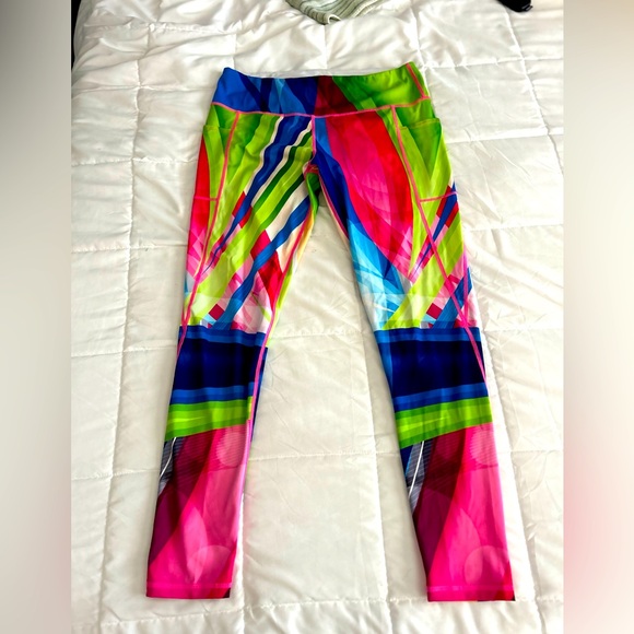 FREE TOP/ COOLOMG LEGGINGS - Picture 1 of 6